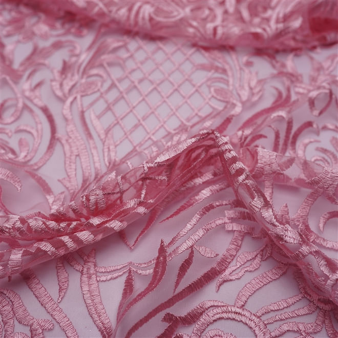 Tecido renda tule bordado arabesco rosa