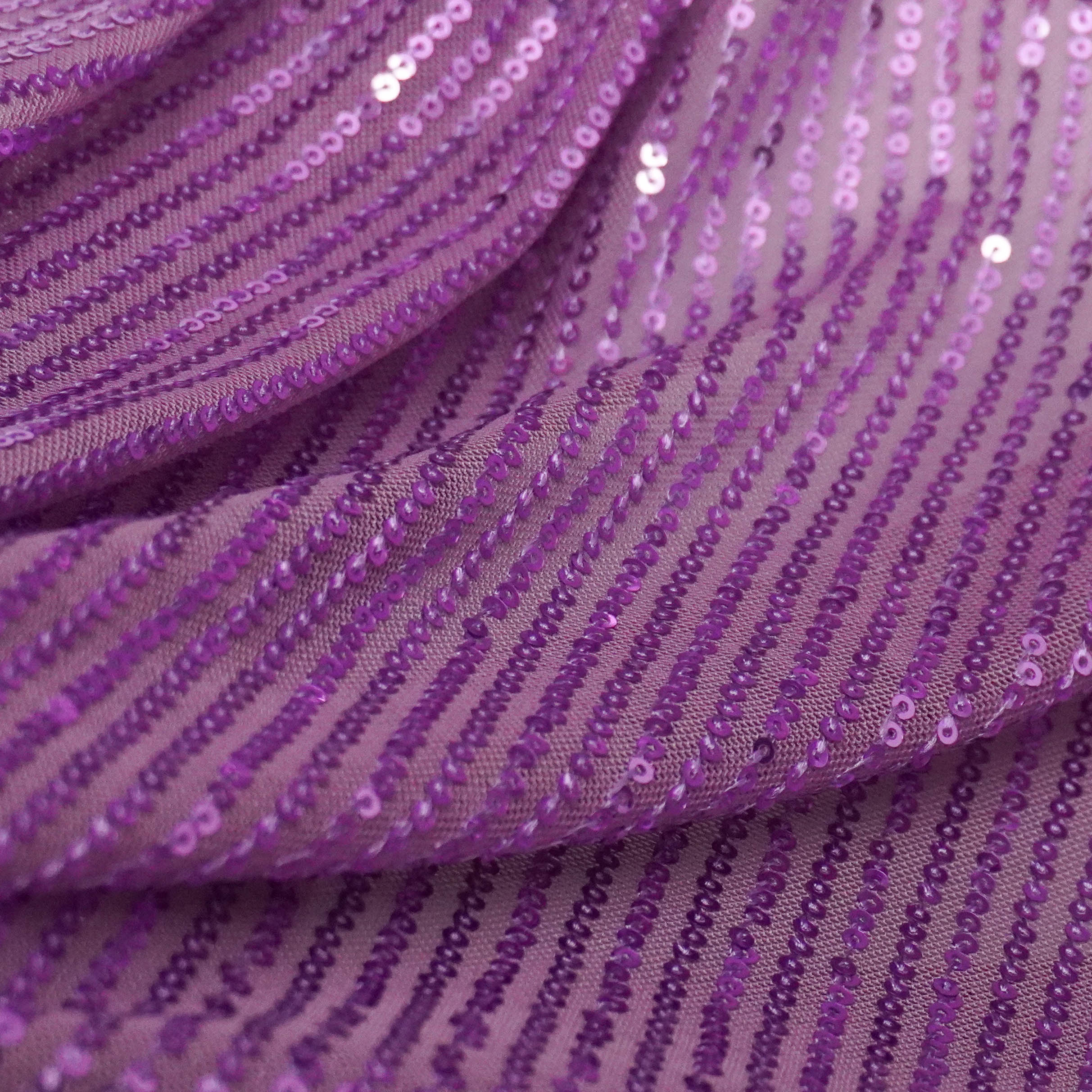 Tecido tule bordado paetê lilás