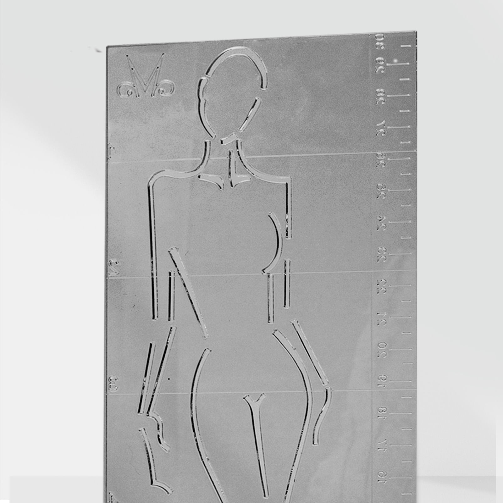 Reguas-croqui-desenho-de-moda-Kit-com-3-unidades-corpo-feminino-articulado-by-Valmir-Pazeto-FOTO4