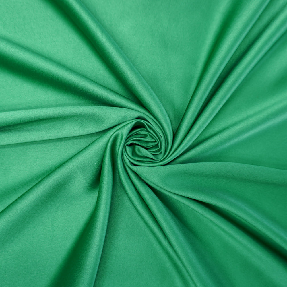 Tecido crepe valentino verde bandeira