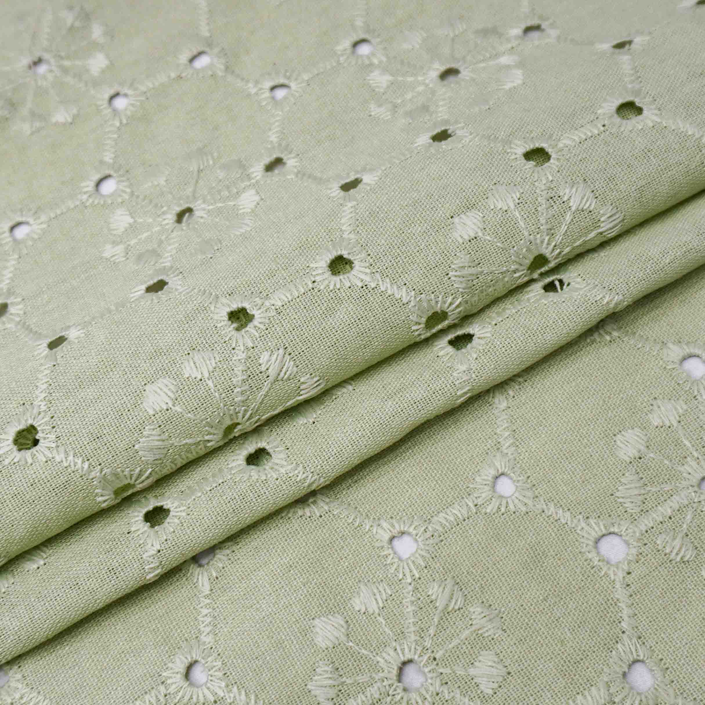Tecido linho misto bordado (laise) verde oliva claro