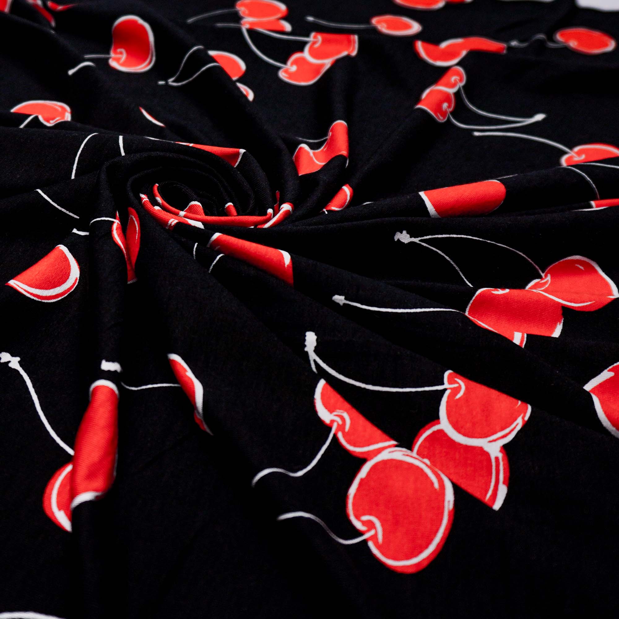 Tecido viscolycra preto estampado cereja (tecido italiano legítimo)